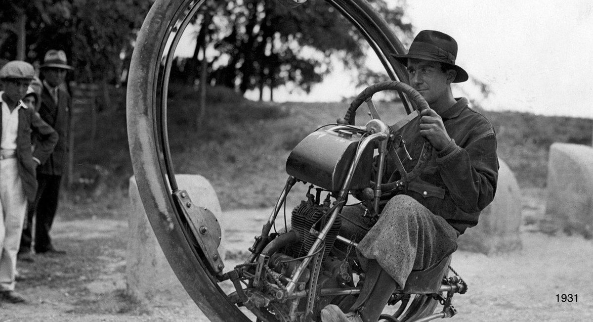 enrique_rijo's tweet photo. #Motorwheel a motorcycle with a wheel which runs on a rail placed inside a solid rubber tyre by M. Goventosa (Italy) https://t.co/ADip5KeDvp