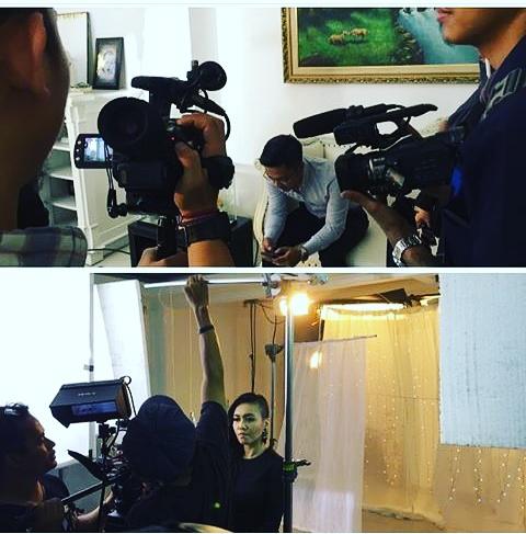 Proses shooting Video Clip <a href="/ihsantarore/">ihsan tarore</a>
<a href="/d3nada/">Denada Tambunan</a> #janganadadustadiantarakita #ihsanism