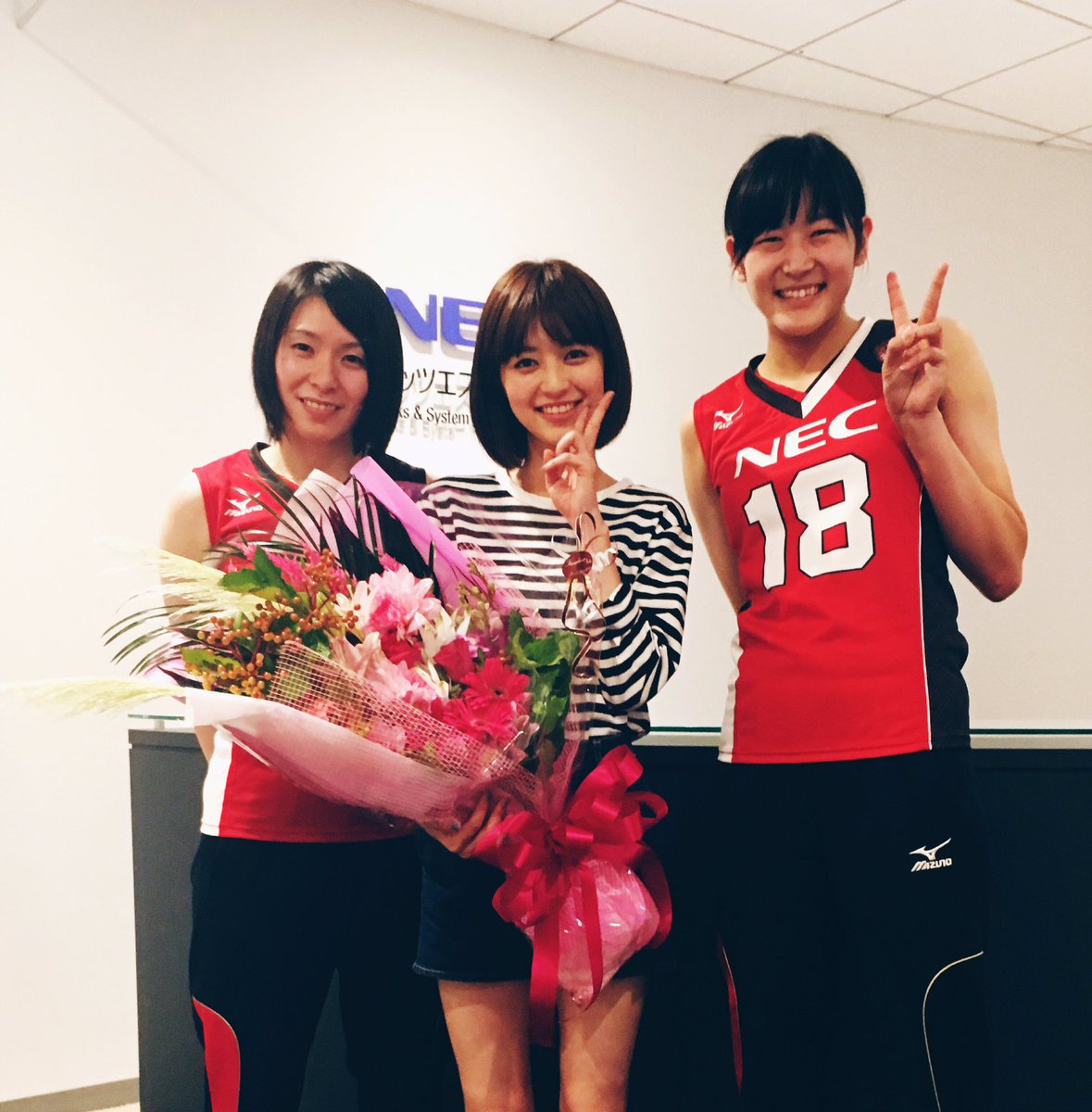 逢沢りな ファン りなちゃんを広告塔に選ぶなんて Necネッツエスアイ さんは 先見の明ありです 日経新聞や土曜朝のｔｖニュースのｃｍも ばっちり見てます 9月6日21 30 選手二人と同じロケッツの島村春世選手のオリンピック韓国戦もばっちりリナ じゃ