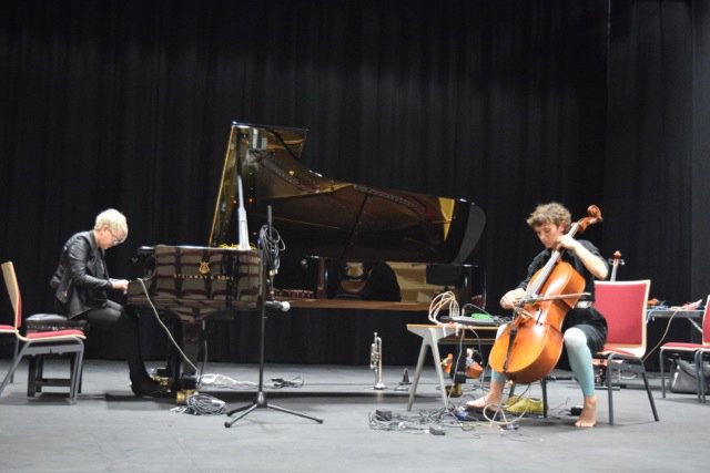 alicealicealice's tweet photo. First #feedbackresonator impro with #Kateryder on #MRP #ICLI2016 - she's been a busy bee this new instrument already https://t.co/lFDduquU8k