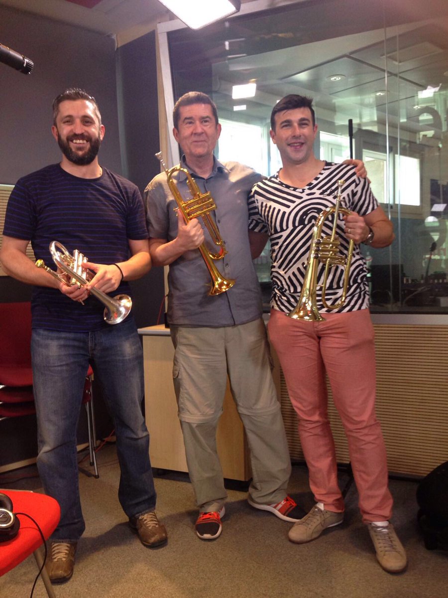 MusicaAlmonacid's tweet photo. ¿Cuál de los tres el es trompetista? ¿Jesús Sánchez, @lalibretacolora o @ManuelBlancoT? Se admiten apuestas... https://t.co/RJ365ukxmJ