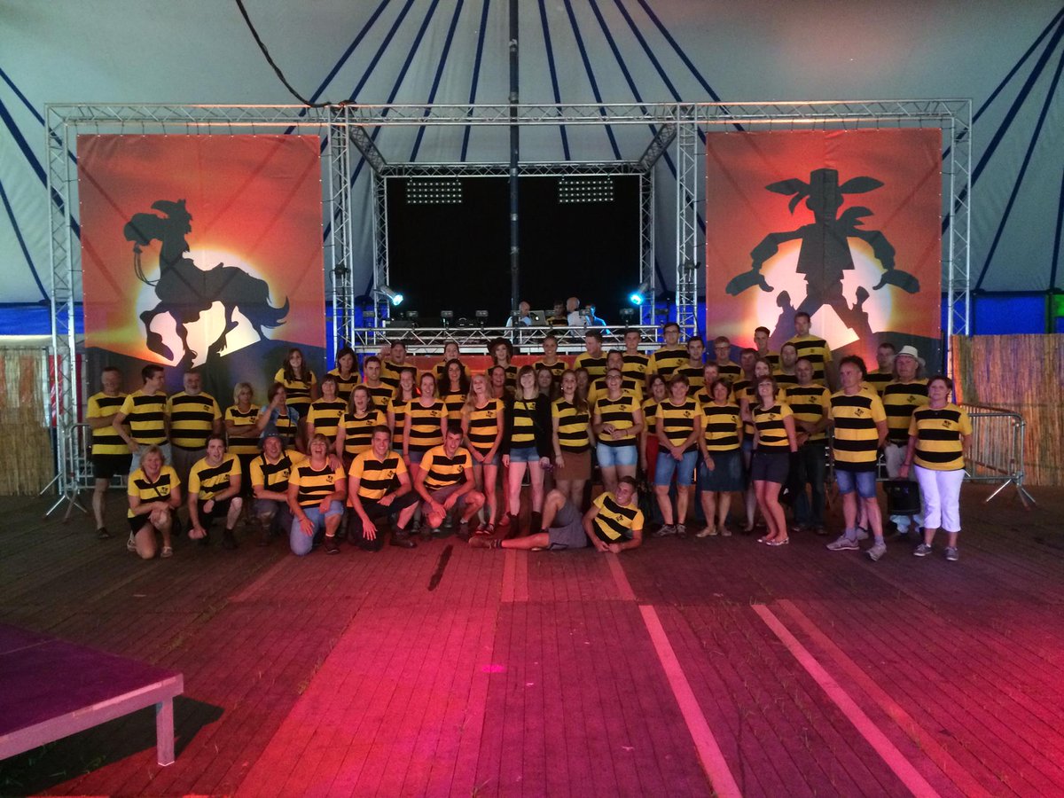 Tel mee af, samen met onze crew van vorig jaar!
#JollyJumperParty2016 #Crew #JJP_2016 #Pary #Fun