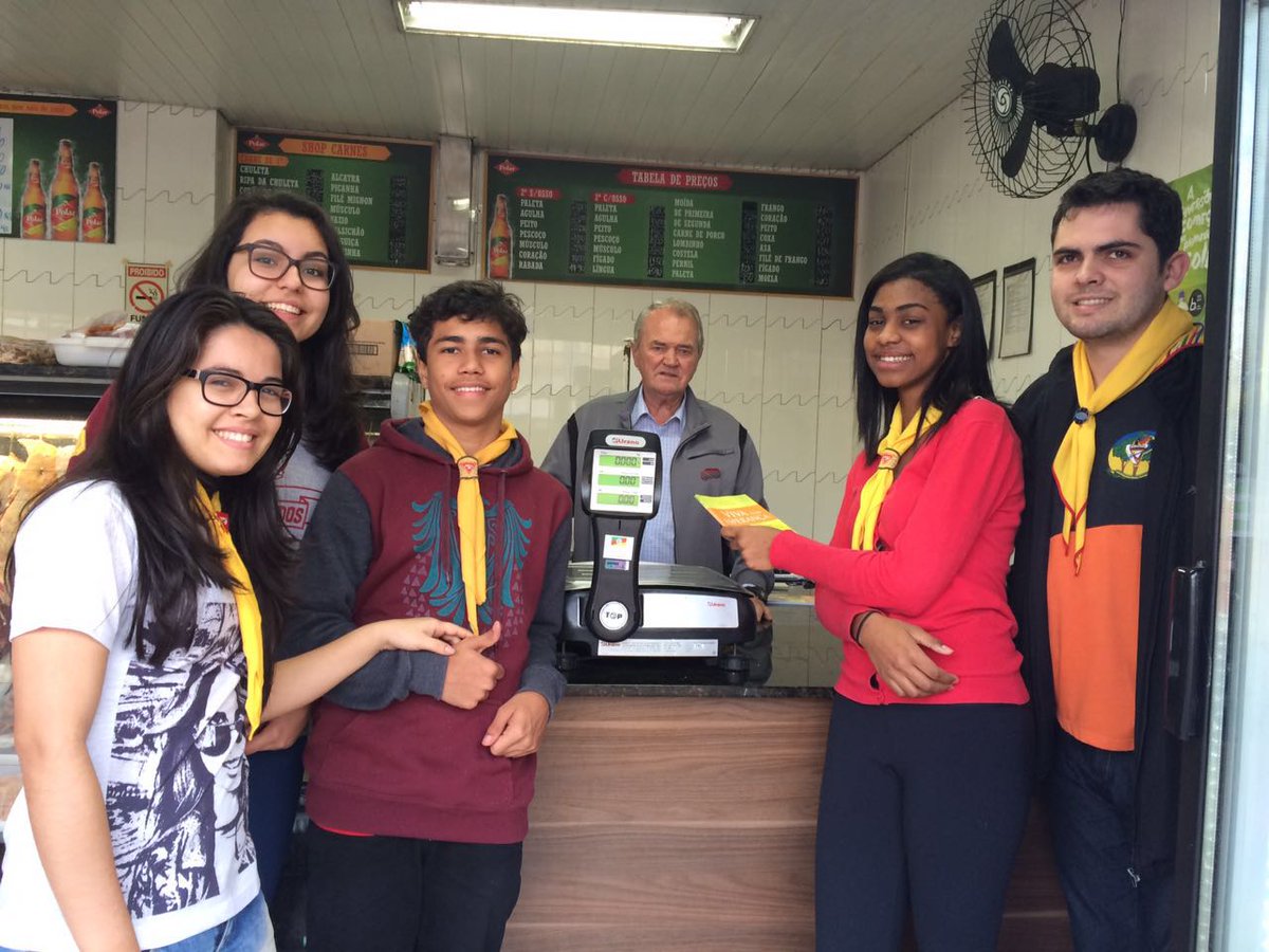 DesbrFloresta's tweet photo. Clube Floresta cumprindo o desafio! #Desafioonline #Selfiedodesafio https://t.co/X4auBArN3V