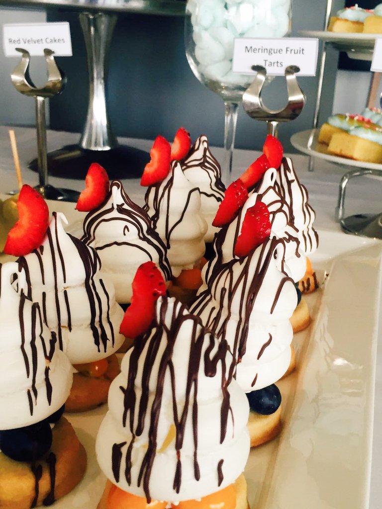 MillionThrills's tweet photo. Day 3 of @goodfoodSA. If you need a little nudge to come visit, these sweet treats should do the trick... #GFWS2016 https://t.co/g52CAtfC8D