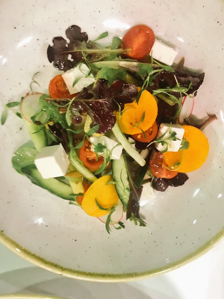 TheMaslowHotel's tweet photo. He makes it look so easy! Gourmet &amp; healthy, Chef Adrian wraps up his cooking class @goodfoodSA. #EatWellLiveWell https://t.co/pBElZjj42D