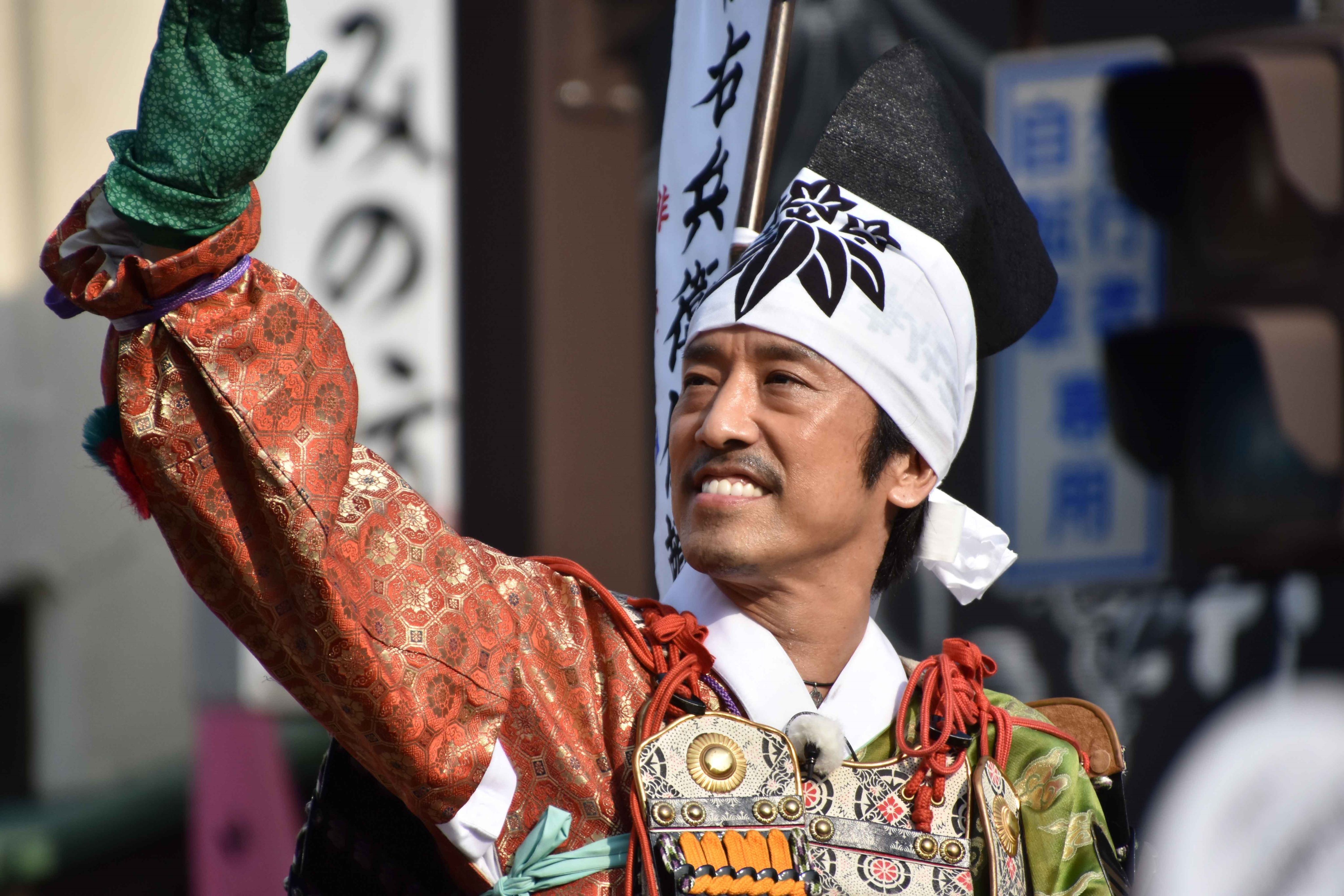 祭り魂 Sur Twitter 三島夏まつり 8 15 17 山車とシャギリ 農兵節などの伝統芸能 神輿 頼朝公旗揚げ行列などが三嶋大社周辺で行われる 頼朝は芸能人が扮し 本年は前川泰之が演じる T Co Lesdpaphod Twitter