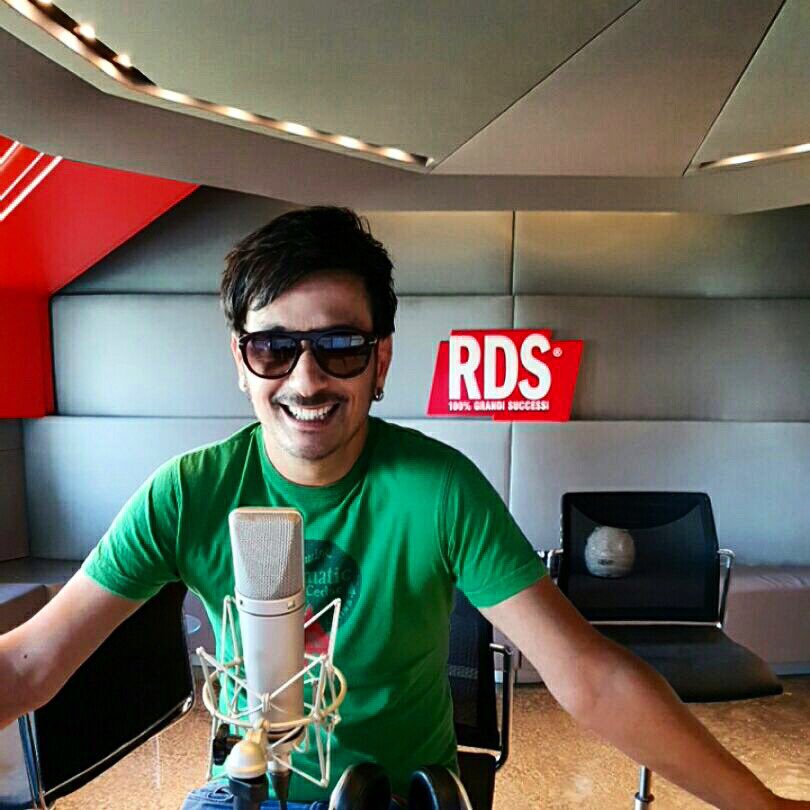 RDS_official's tweet photo. Si dice che oggi sia il compleanno di @maxdelbuono 🎂🍾 Auguri Max! #RDSstaff https://t.co/ZwQKZ6Xfhs
