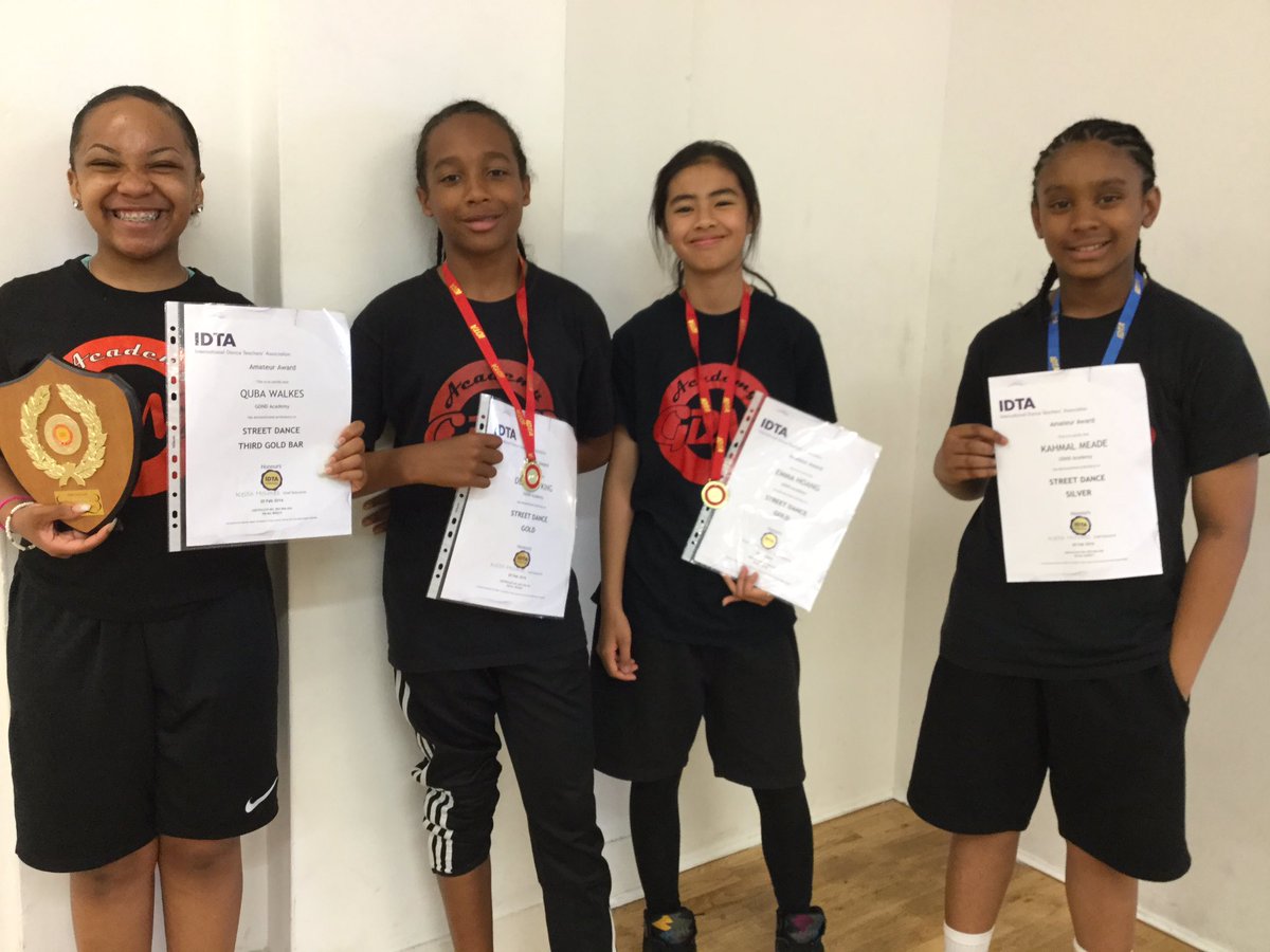 Some of #gdndcrew with their <a href="/TheIDTA/">IDTA</a> #awards <a href="/gdndcrew/">GDND CREW</a> #gold #silver #goldbar3 #streetdance #freestyle ✌🏽️