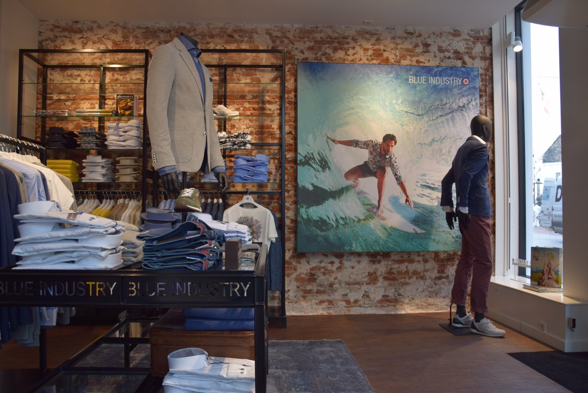 Tritop #Interieurbouw geeft vorm aan 1e Blue Industry store in Den Bosch. #winkelinrichting tinyurl.com/z9qa749