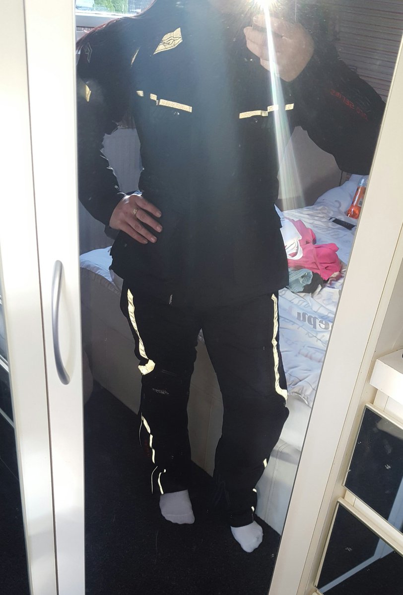 WeeMazo's tweet photo. Bike suit bargain 😊 #rst #learnerrider #bikerchick #ladybiker https://t.co/dnFAaMwYNG