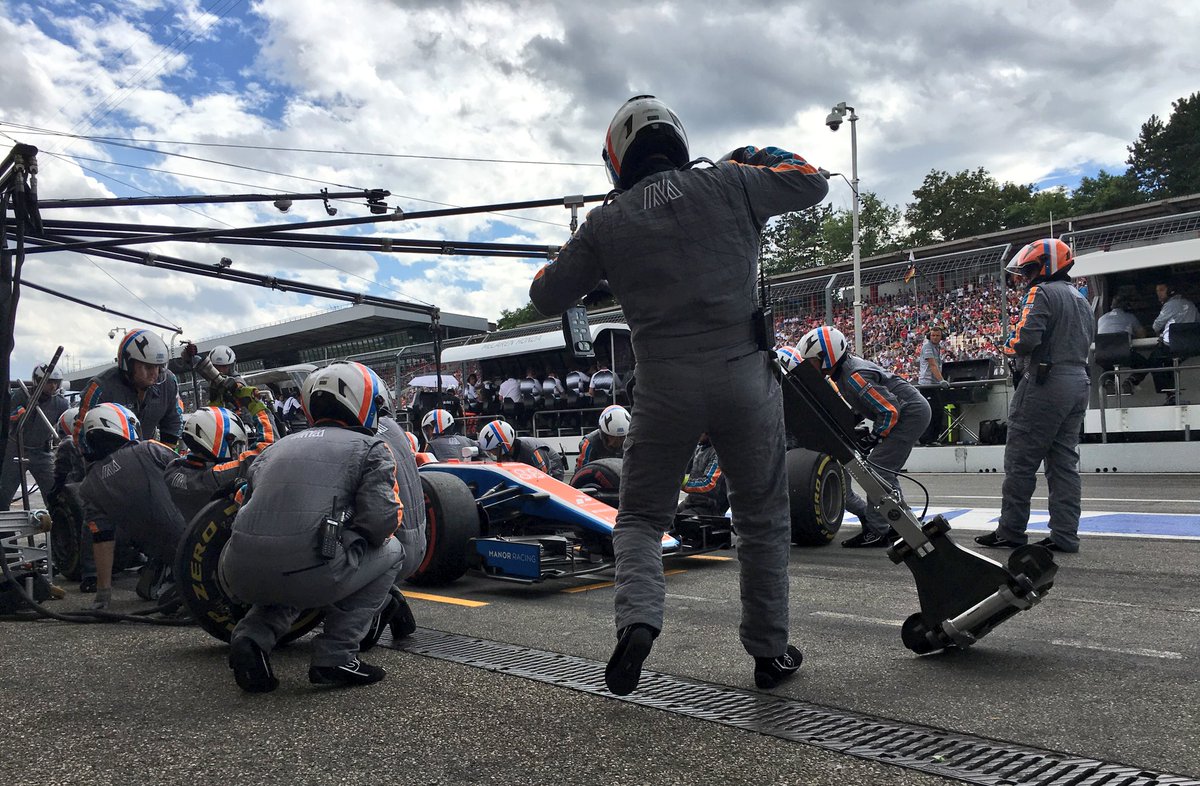 ManorRacing's tweet photo. Lap 34/67 | Rio pits and swaps his rubber from Soft to Superfast Supersofts. A merry jig from front jack man Steve. https://t.co/siEbf0PZzY