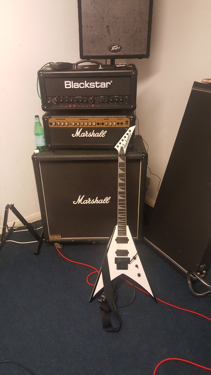 BarbikanBand's tweet photo. Band practise
\m/(><)\m/ https://t.co/glRGeQbMFL