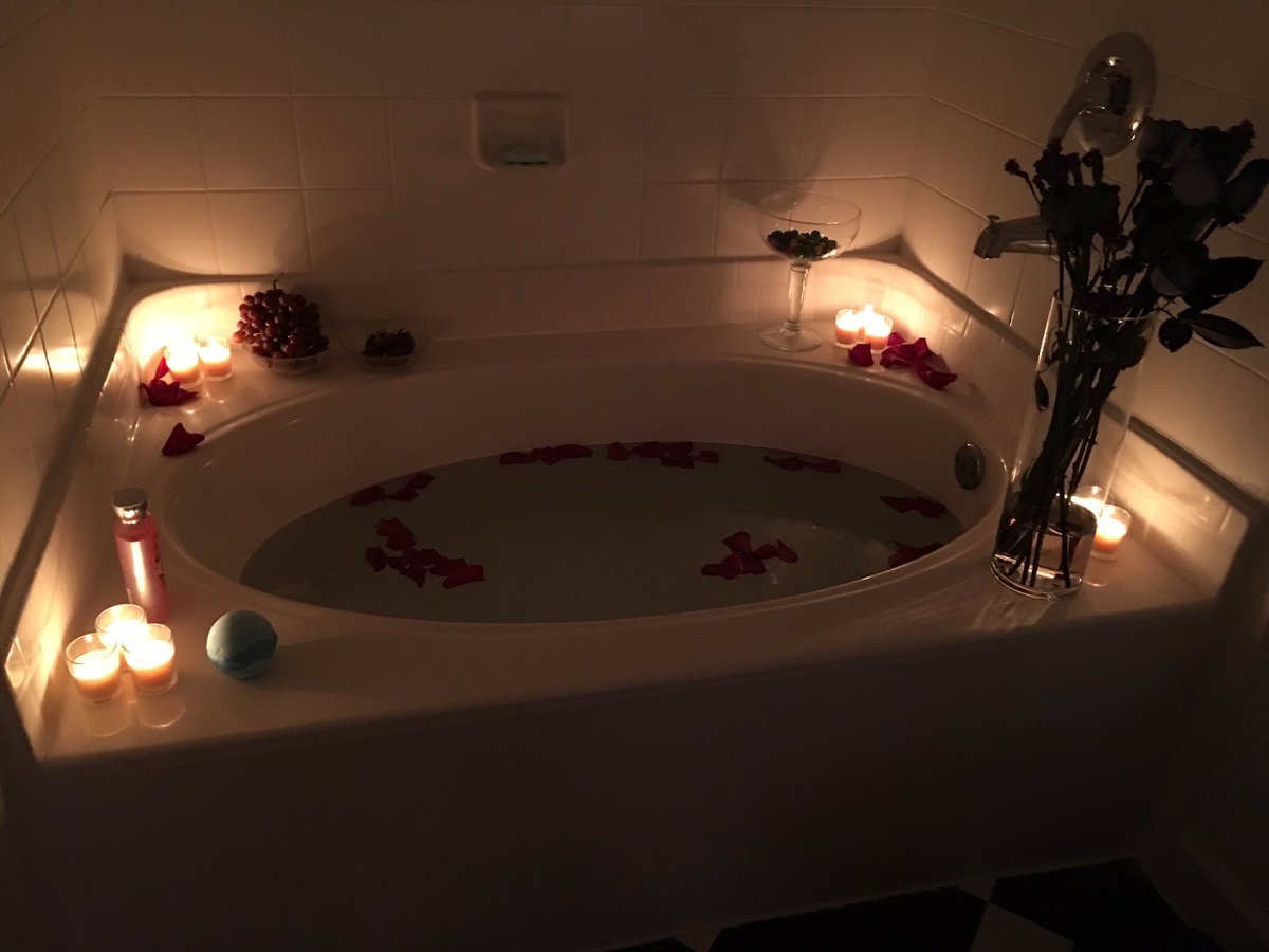 Forexin4weeks's tweet photo. Gotta be romantic. https://t.co/53KS1c5jjy