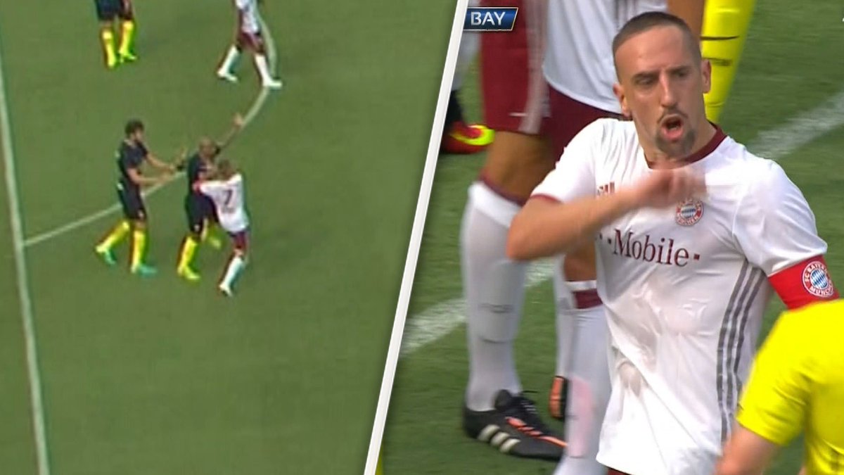 StefanKumberger's tweet photo. #Ribery auf 180! Diese Szenen mag @MrAncelotti überhaupt nicht: https://t.co/diLWkeCOM6 #FCIMFCB @SPORT1 https://t.co/N9ViBAe3dl