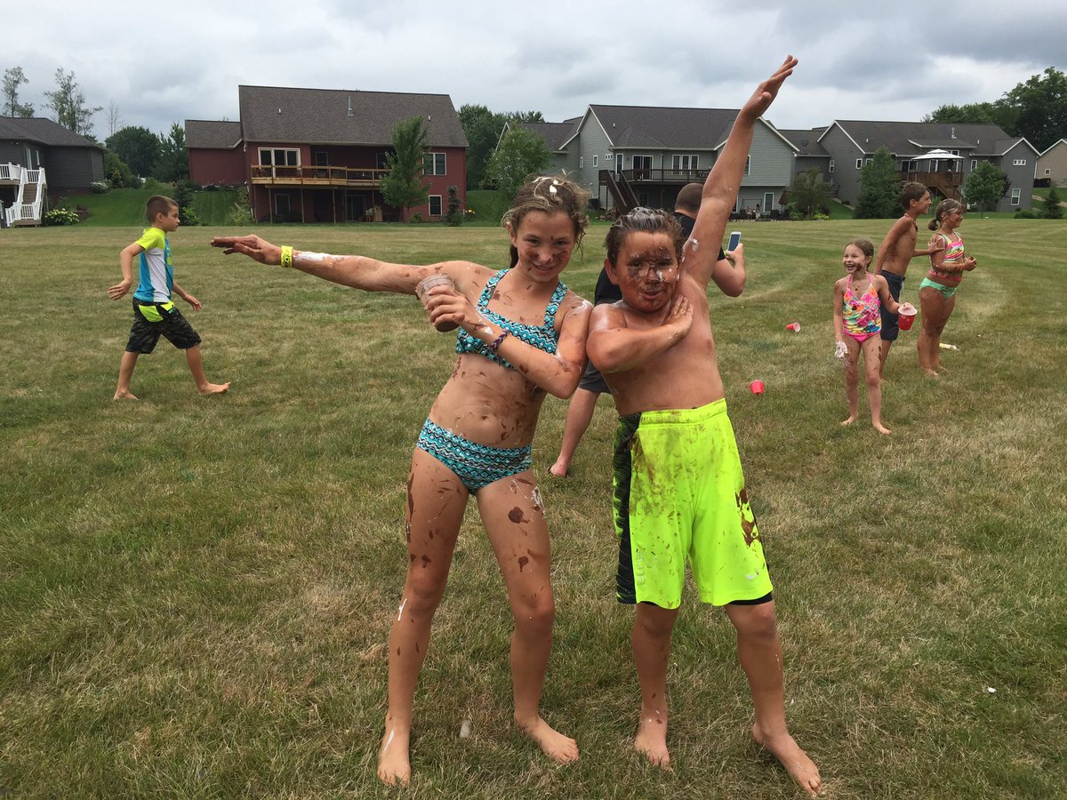 AndyKitchen3's tweet photo. Another fun year of #ByronDays
Blessed to have great neighbors & friends. So many kids having fun! https://t.co/NNkkHMkUvS