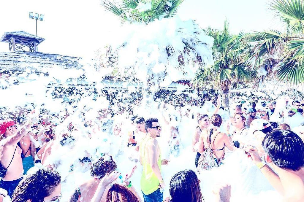 MaracasClub's tweet photo. Esta Tarde desde las 16:00h Fiesta de la Espuma en #maracas 🏊🏽🌴☀️👑💯💯💯 info&amp;Reservas:620834995 https://t.co/j2ND5V17Xk