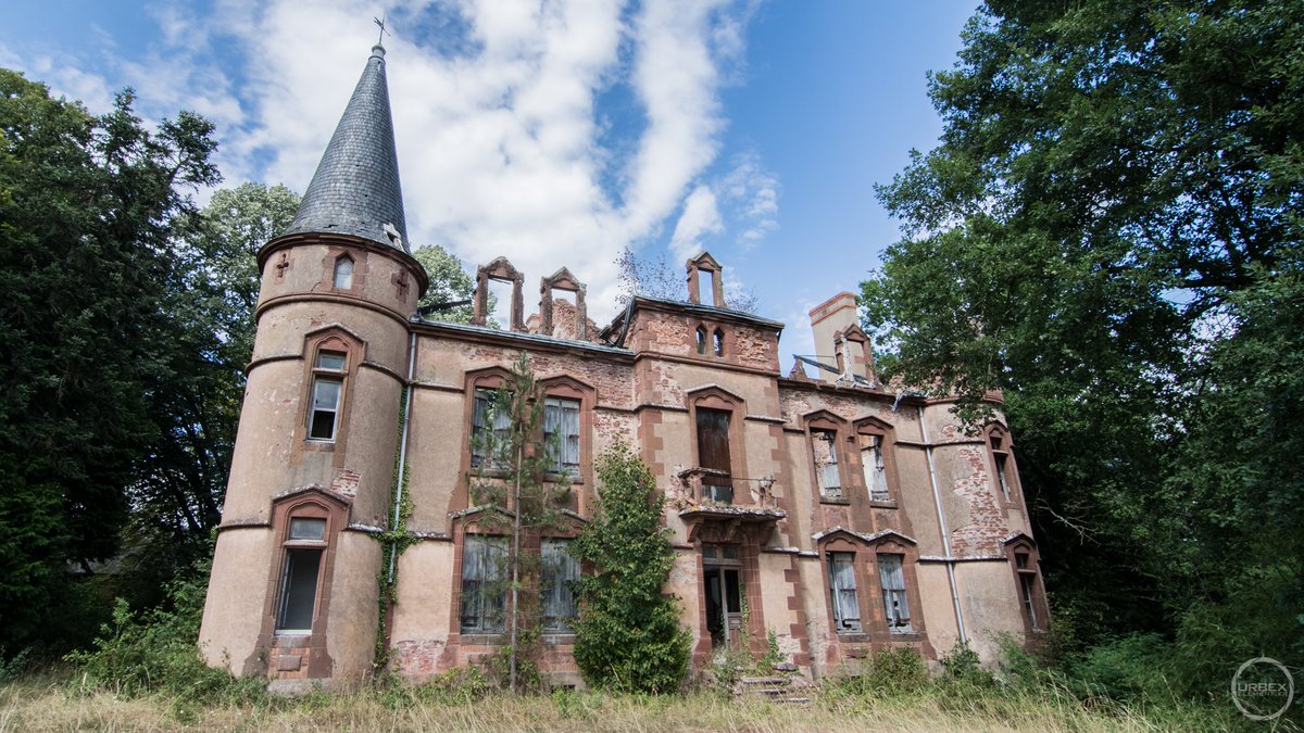 urbexelement's tweet photo. *NEW POST*
"Le Château rouge" à venir découvrir dès à présent :)
C'est là --> https://t.co/4Id3jSwlf3
#UrbexElement https://t.co/KCze5EhDSH