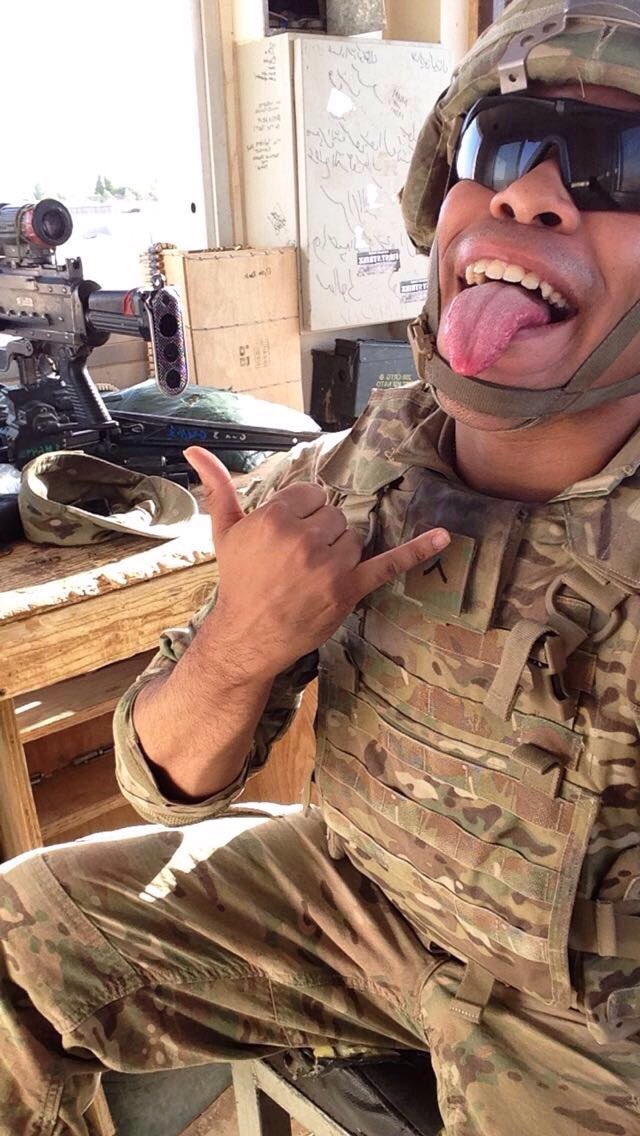 MyNameIsRickyM's tweet photo. It's honestly hard work being so dedicated motivated and deadly #Zomgz #ArmyLOL #ShorabSummer2k16 https://t.co/XM2LNV2gRU