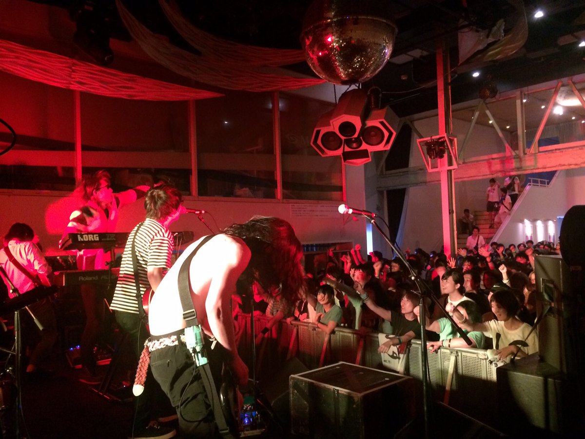 misokkasu_info's tweet photo. 7/31@新木場スタジオコースト

B-B-B-Bourbon
i wanna be a ハンサム
マッドシュリンプス
深き森のワルツ
ホリデイ
ワルイトモダチ 

#ミソッカス
#ムロフェス https://t.co/4T6OqPYDpO