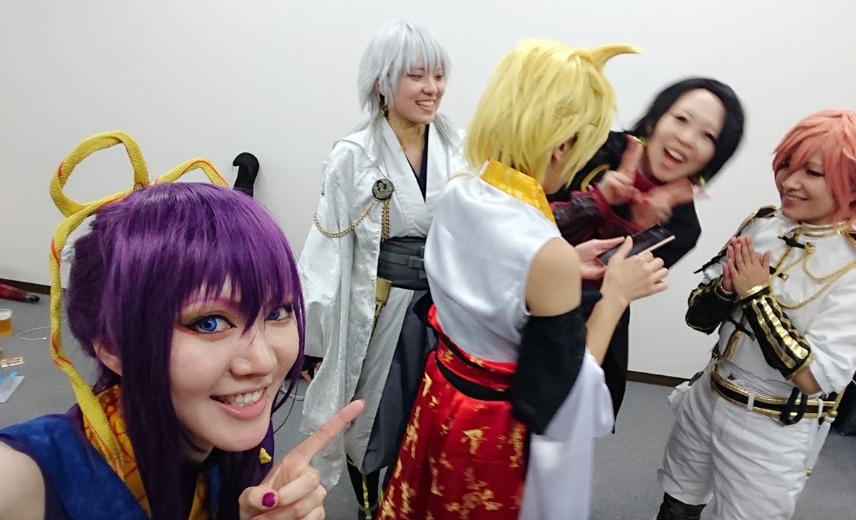 shiroOG's tweet photo. #コスプレイメイト フェスティバルの記録２
桜梅桃李さん！久しぶりに3人そろってのパフォーマンスでした(*'ω'*)待ってましたー！ダンスも剣舞も殺陣も盛りだくさんで、刀剣男士好きにはたまらんかったです^^ https://t.co/sjyInH8IY5