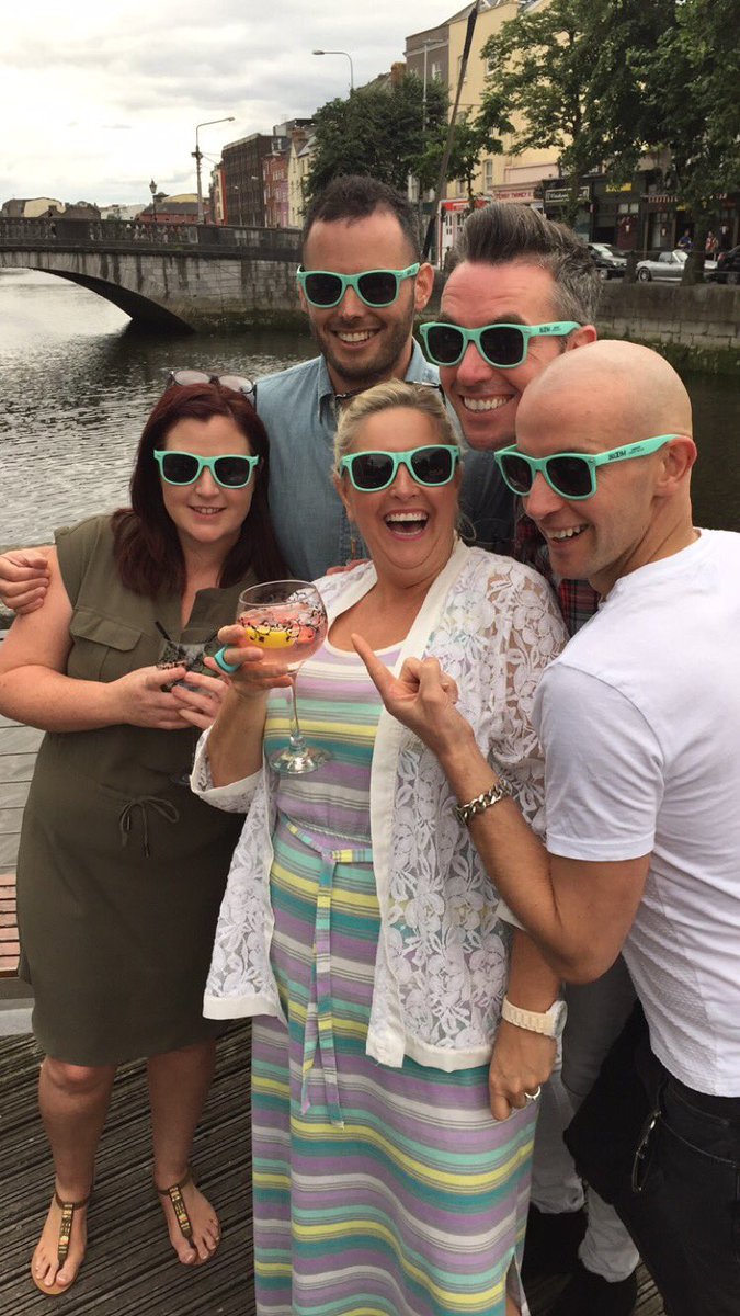 lisa_d3's tweet image. Bloom Gin Garden @ElectricCork  #CorkPride #BloomGin 😎🍓🍸💃🏼💚💙💜💛❤️