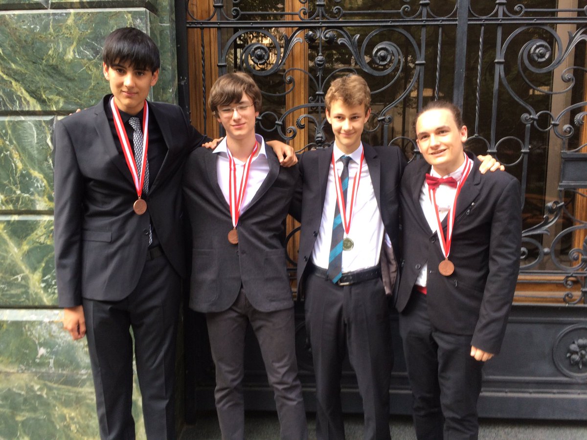 chjacob's tweet photo. #TeamGermany #IChO2016 https://t.co/jZbNoFrt3c