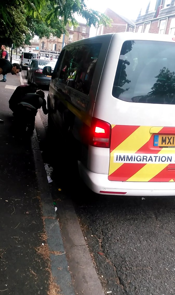 AntiRaids's tweet photo. Cops organise sting operation in #Deptford using 'bait immigration van' #racistvan https://t.co/FRdtz3zf6m https://t.co/Ugvmv6bgXg