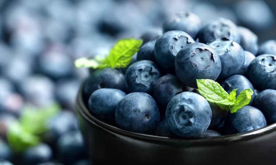 Here's what you've gotta do with those #FarmersMarket blueberries... tlk.recipes/2aGuohy
