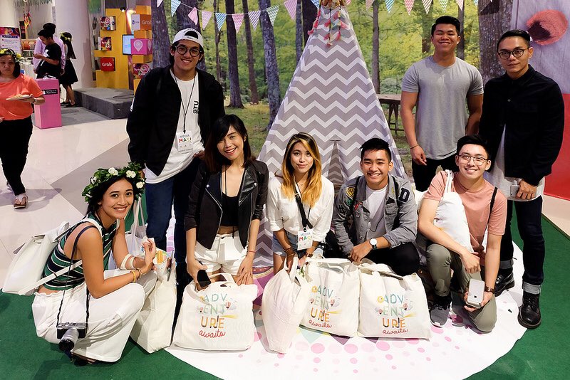 arniewijangco's tweet photo. New blog post featuring @UP_TownCenter's #LovEmSoMAS fashion show! https://t.co/RF985sqONa https://t.co/O0zxTAhGVQ