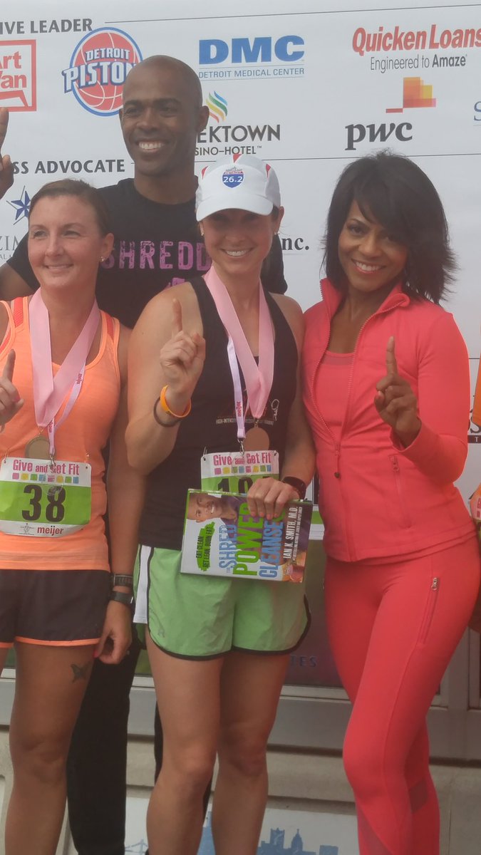 Hackett_Mike's tweet photo. @rhondawalker did ya know the 10K winner next to ya is my better half @MereHackett and @SyphusTraining runner? https://t.co/hMZn0OFDjC