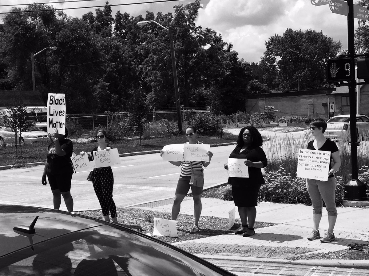 DontSleepIND's tweet photo. #MLKSitInIndy #MLKSitIn https://t.co/6WPDJEGlSv