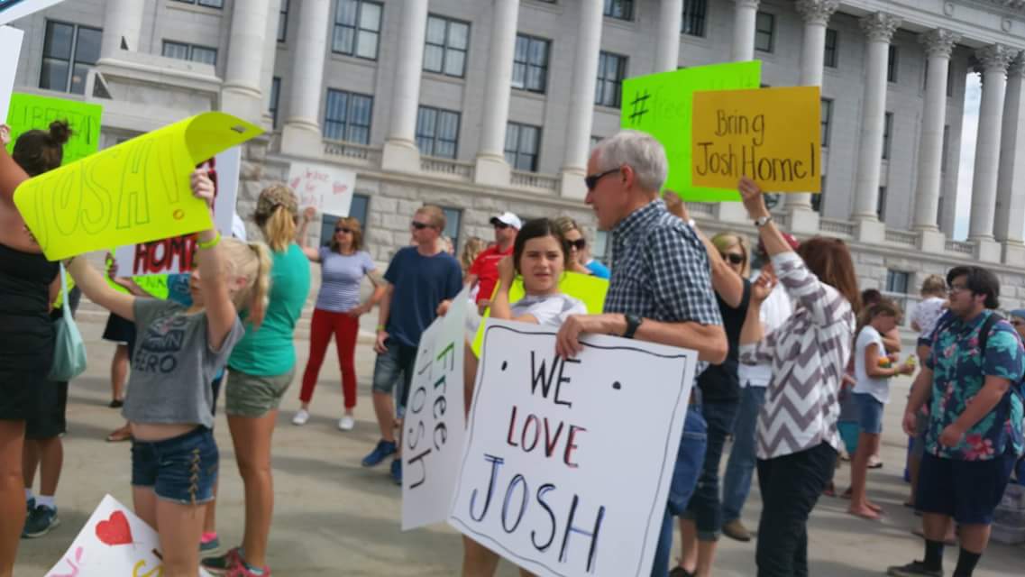 JoshJusticefor's tweet photo. #JusticeforJosh #rally #Utah #statecapitol #merica https://t.co/NYookN4aT8