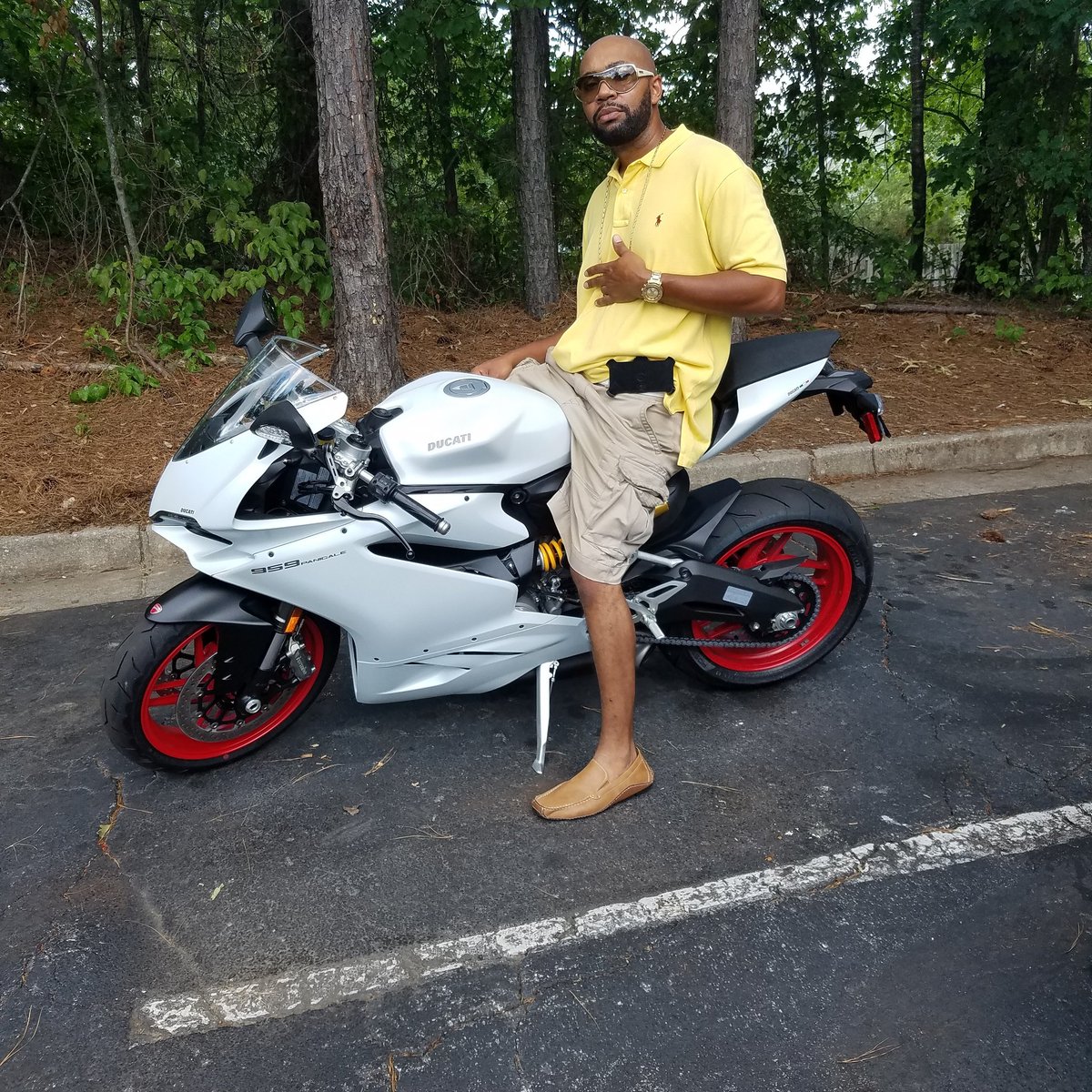 IrocMusicEnt's tweet image. To live life is to love life