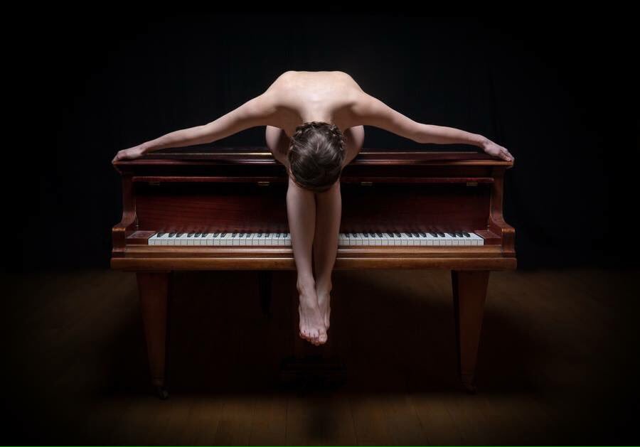 La musica? 
Si...saranno pure note condivise, ma restano solo di chi l'apprende e gli dà Il suo senso.