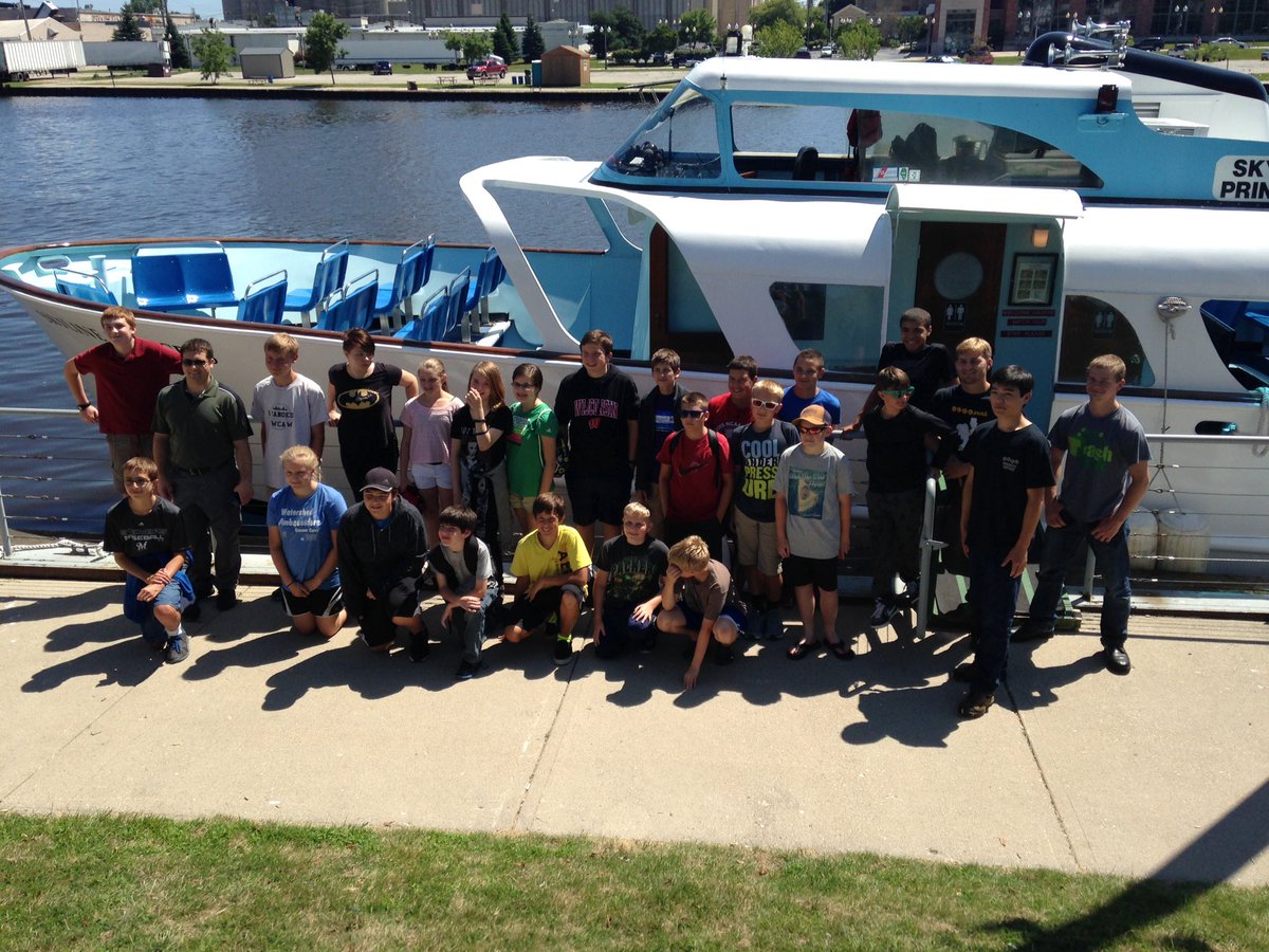 FRC4531's tweet photo. All the ROV students are ready to get on the boat to see some shipwrecks using the ROV! #omgrobots https://t.co/cgU7dLMC3U