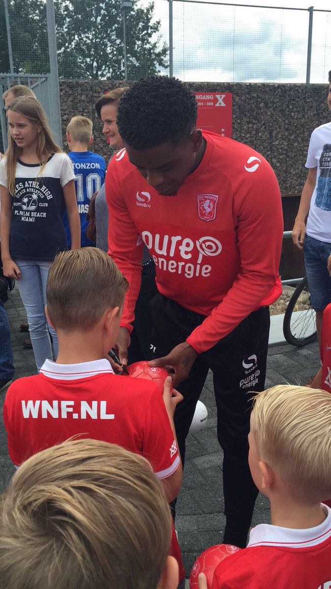 kyleebecilio's tweet photo. Great day! #OpenDag #FCTwente https://t.co/Lsr3DBWXxA