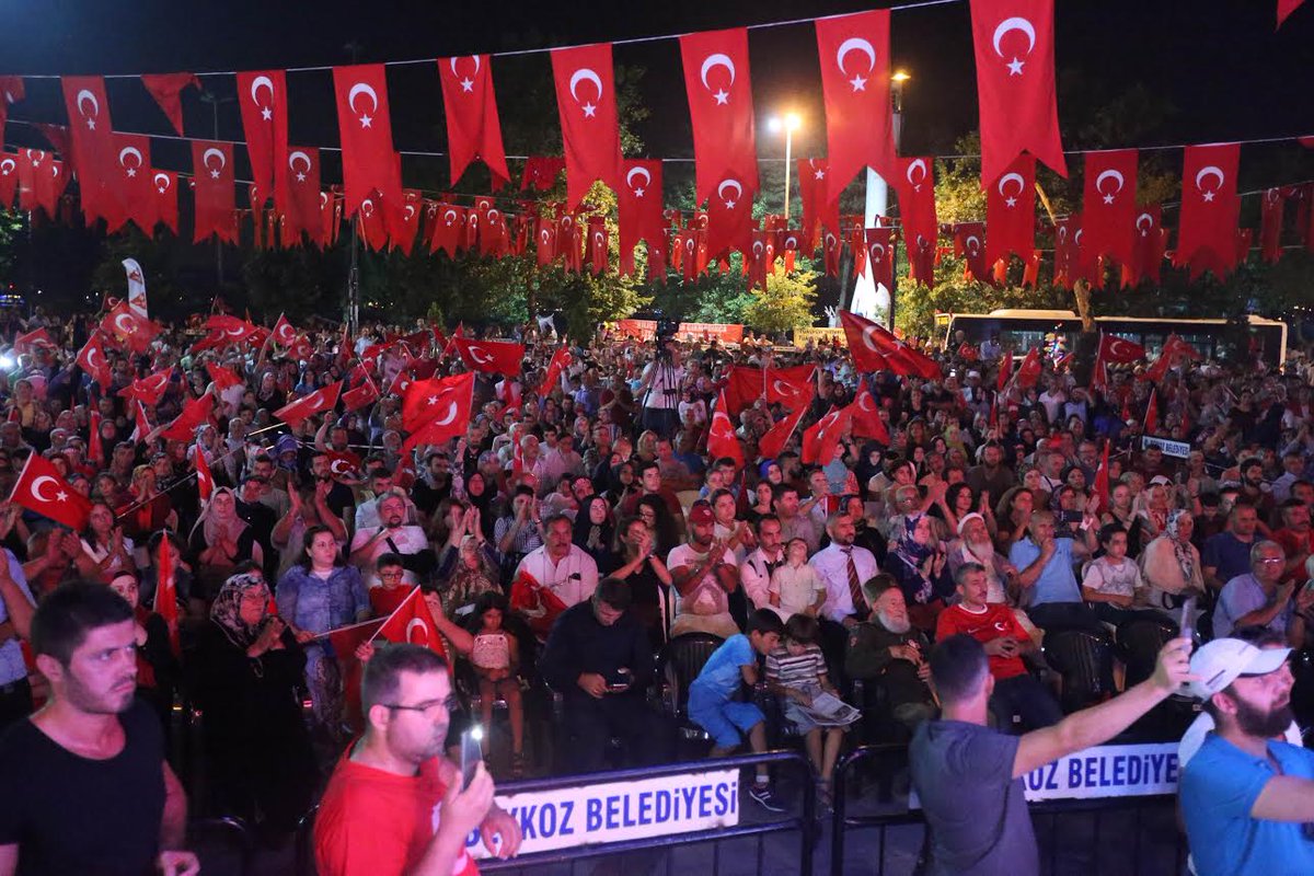 15 Temmuz'da darbecilerden 2. Köprüyü teslim alan Beykoz'lu cesur kardeşlerimize selam olsun. #BeykozNöbette