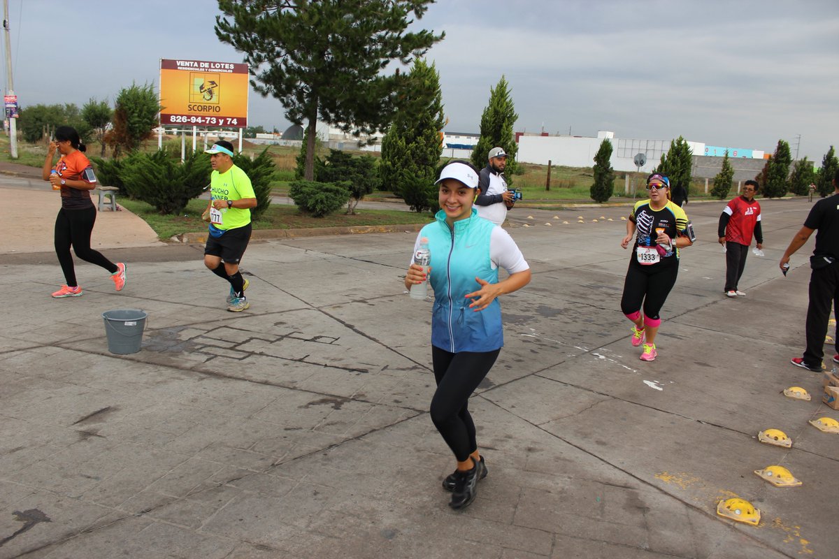 DMSPDGO's tweet photo. En este #MaratonVillista2016 se vivio un ambiente familiar y seguro, sociedad y gobierno pudimos lograrlo. Gracias. https://t.co/XvuBPpGWGd
