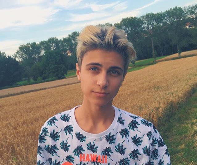 RiegerNews's tweet photo. heeey guuuys 🔥

Instagram: ➡️ lukasrieger ⬅️ https://t.co/dSCiMKvzno