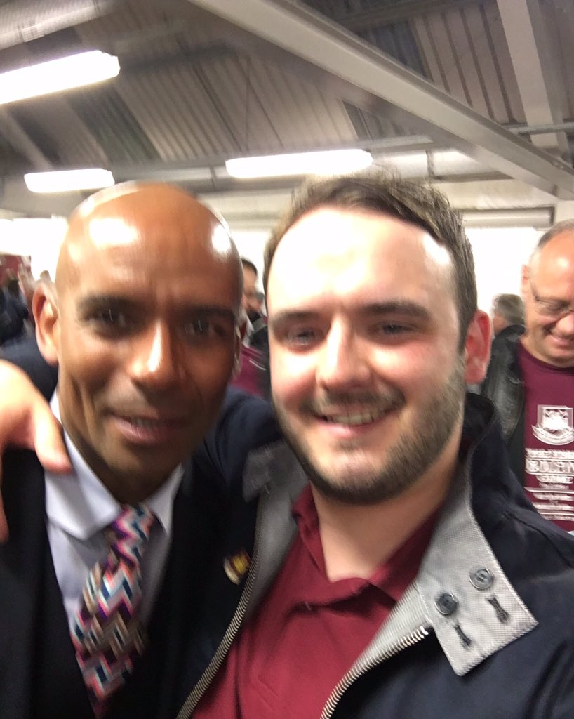 Alex Bicknell @AlexBicknell89 mens room sex!