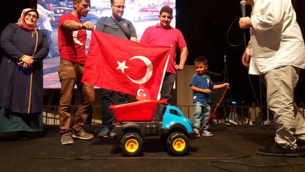 Mustafatrx's tweet photo. #TekYürek

Siyasetten uzak VATAN için BAYRAK için DEMOKRASİ İçin Meleklerimizle beraber alanlardayız 👼👼 https://t.co/cfPTUfd3IM