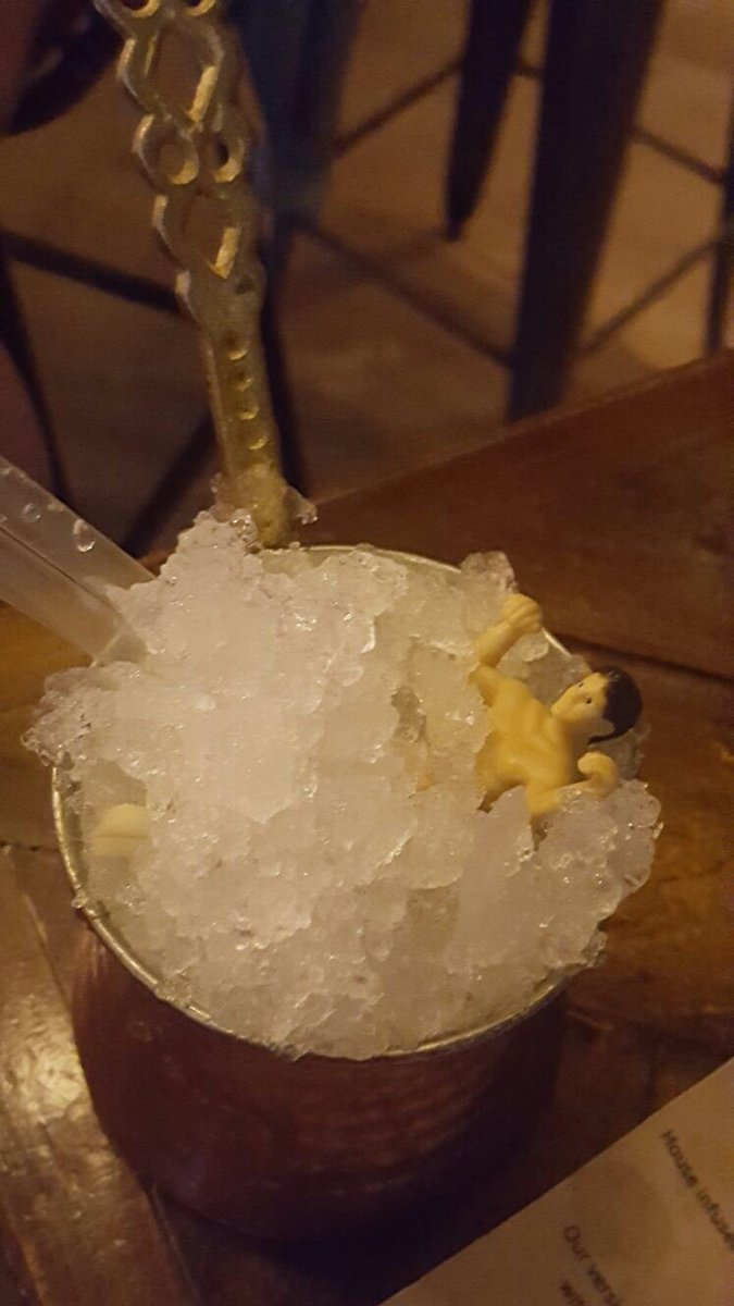 RobynEthel's tweet photo. No men were harmed in the drinking of this cocktail. #hendone https://t.co/aaSnA1223E