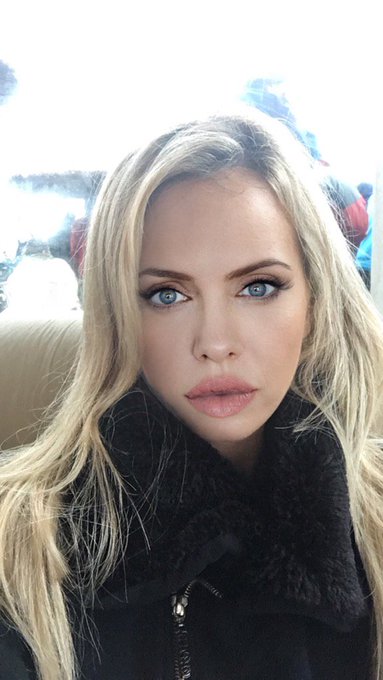 Me puse la cara de @AngelinaJolie__  la boluda le dicen ???? https://t.co/cew6IgIsY4