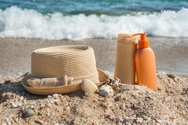 TheSkinGames's tweet image. Protect: PROFESSIONAL skincare brands that have amazing sun protection! 
#Osmosis #Circadia #DMK #MADD #2BBioBeauty