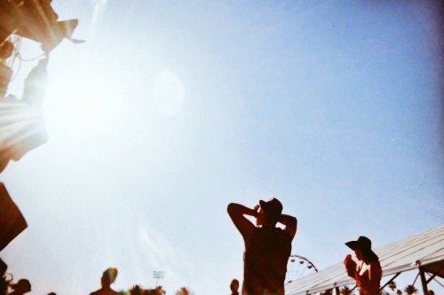 Torres_Company's tweet photo. Según la tradición del buen veranito hay tener en mano una buena cervecita, una playita cerca y buena música. https://t.co/QuspCQ4YJV