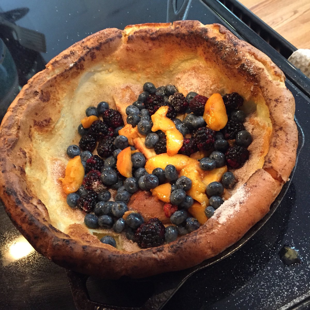GrowEatTravel's tweet photo. Blackberries. Blueberries. Peaches. Oh, my!  #dutchbaby #sundaybreakfast #howisummer https://t.co/jrPQ3CMB4h