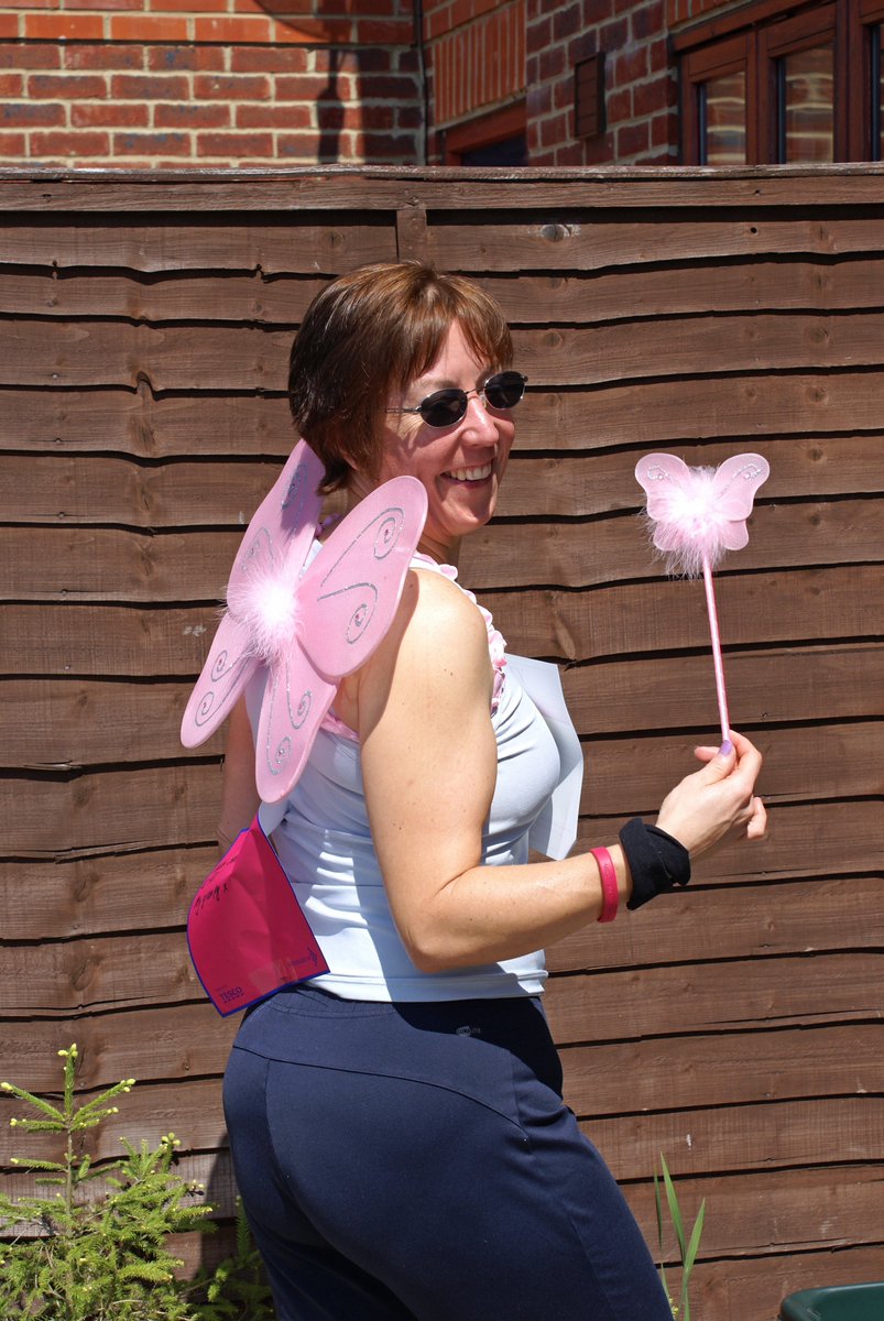 MrsHumphreyJr's tweet photo. @mandmdirect @TeenageCancer #TurnbackTen My first race for life 2006 https://t.co/eoavdaEe55