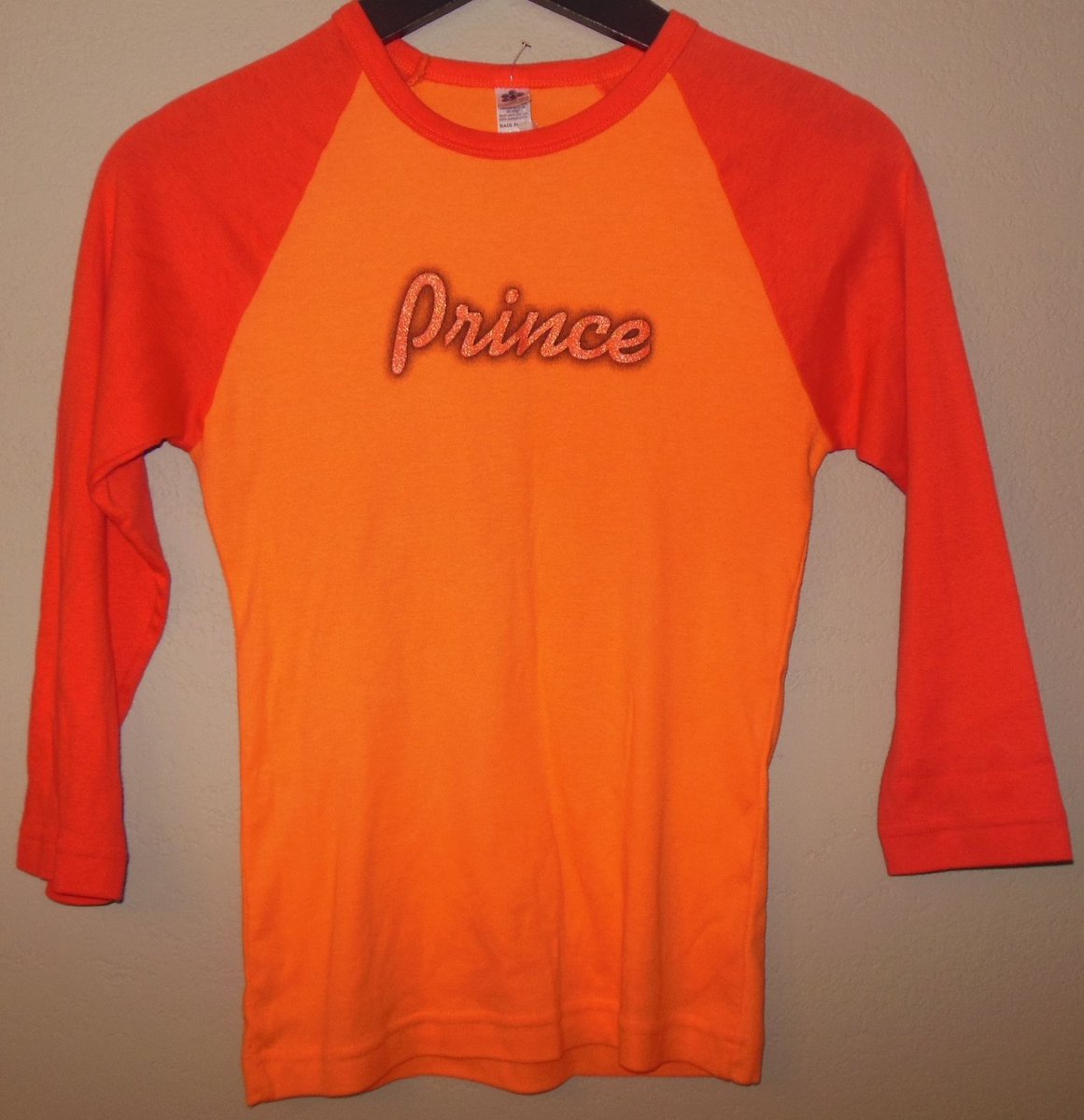 ThriftGoddess's tweet photo. Prince Concert T-Shirt #prince #princerogersnelson #letsgocrazy #prince1999 #princeconcert https://t.co/etUGtRKm9p https://t.co/myTc7Y3kGP