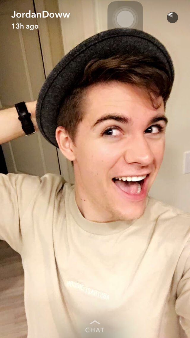 FandomsftPizza's tweet photo. Le's RAISE A GLASS bc its the one the only JORDAN DOWW'S 21ST BIRTHDAY!Have da best bday ever💕 #HappyBirthdayJordan https://t.co/OfDLoCkowL