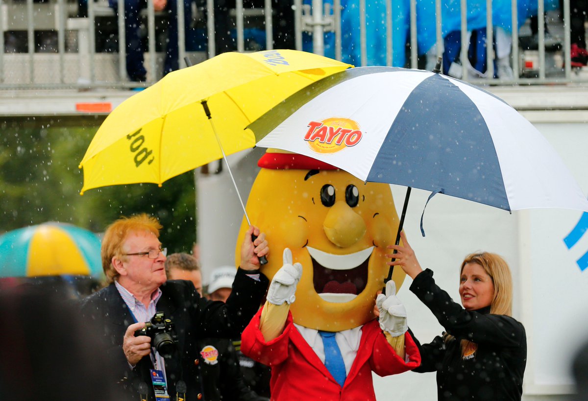 Kscott_94's tweet photo. . @MrTaytoNI getting all the special treatment a the #NIOpen2016 https://t.co/4fKnP8fzSG